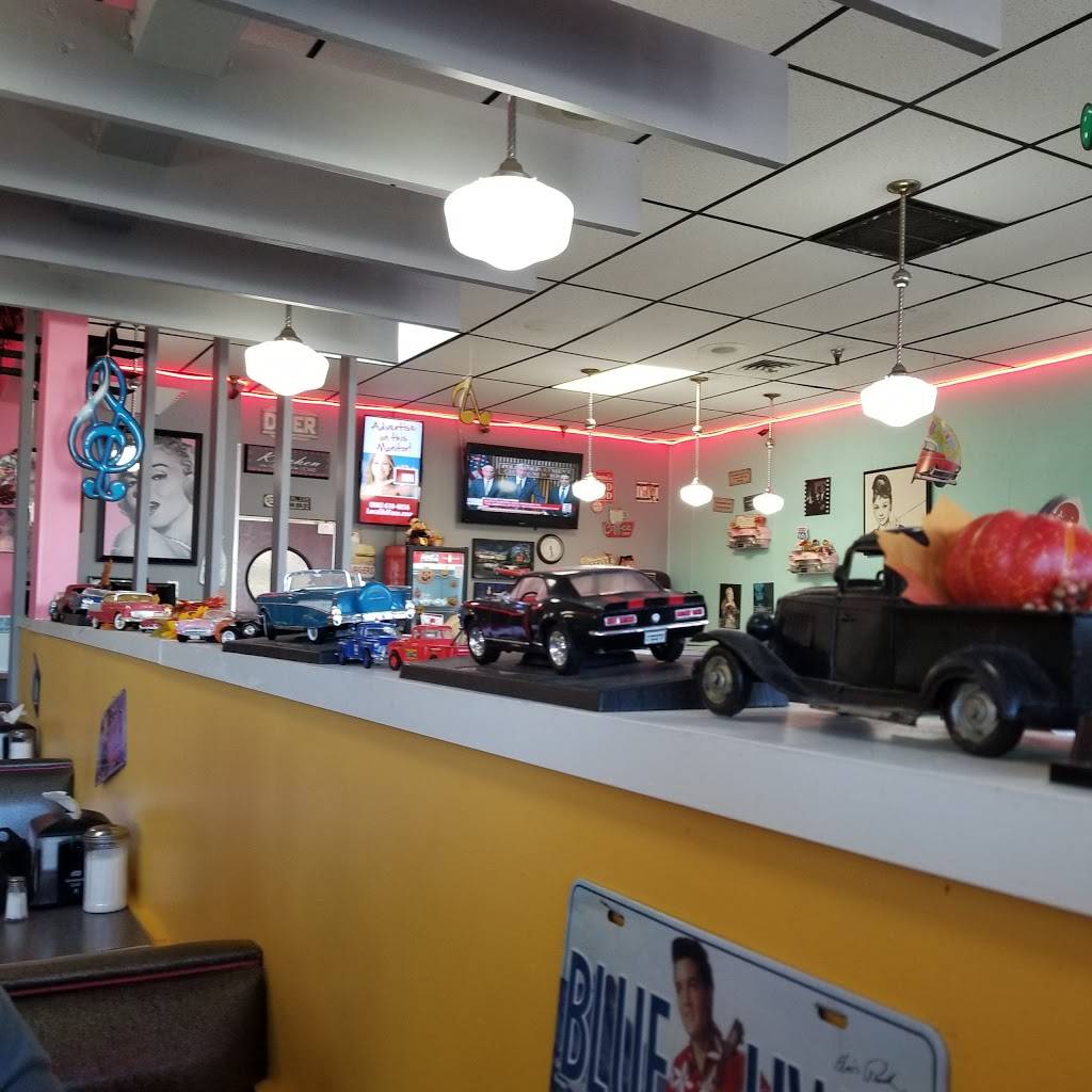 Hwy 441 Diner | restaurant | 381 E Burleigh Blvd, Tavares, FL 32778, USA | 3525085494 OR +1 352-508-5494
