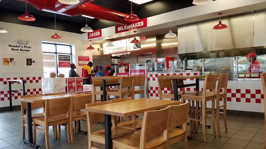 Five Guys | meal takeaway | 7622 Richmond Hwy, Alexandria, VA 22306, USA | 7037170090 OR +1 703-717-0090