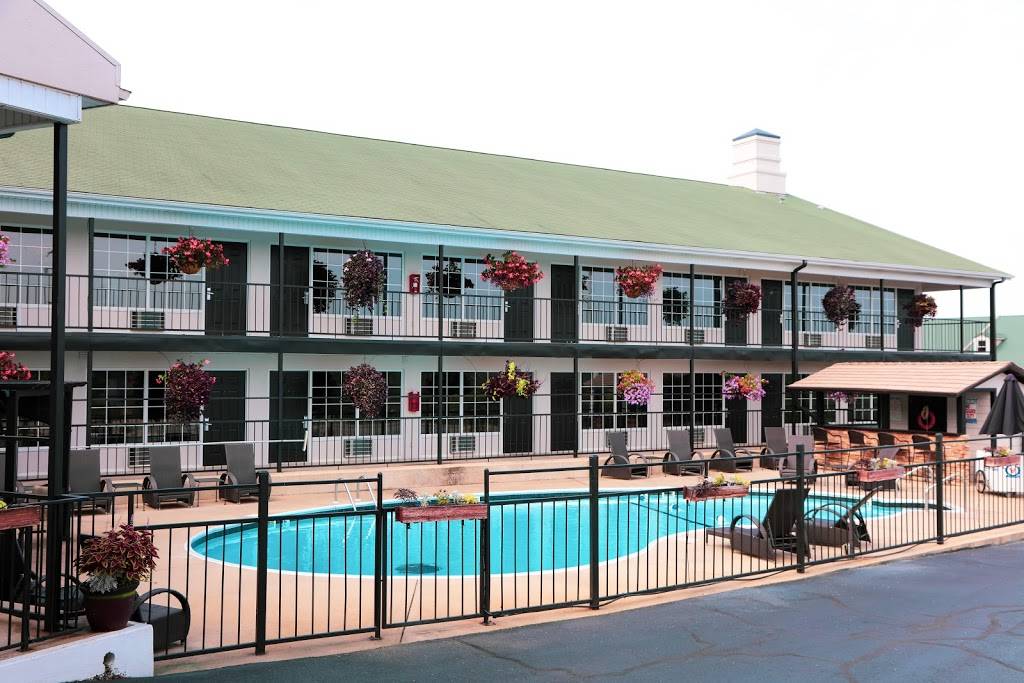 The Park at Foxborough Resort | restaurant | 235 Expressway Ln, Branson, MO 65616, USA | 4173354369 OR +1 417-335-4369