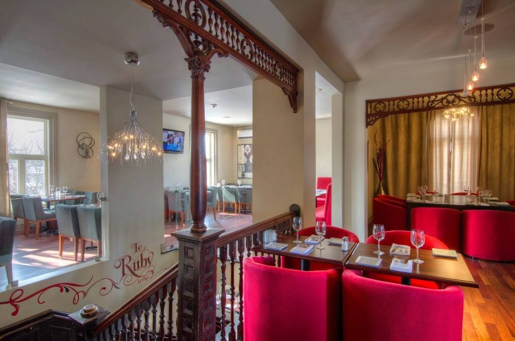 Club Touriste | restaurant | 133 Rue Victoria, Salaberry-de-Valleyfield, QC J6T 1A3, Canada | 4503735290 OR +1 450-373-5290