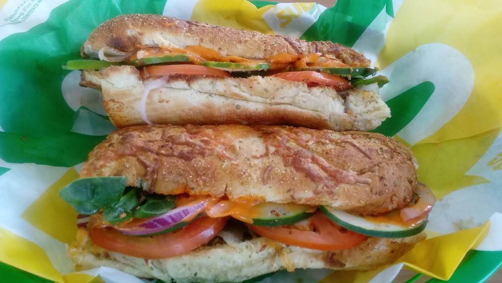 Subway | restaurant | 7800 Long Point Rd, Houston, TX 77055, USA | 7136882022 OR +1 713-688-2022