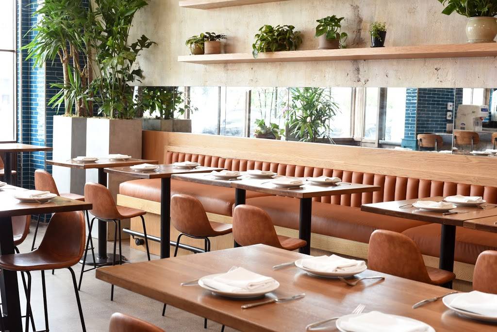 Nics On Beverly | restaurant | 8265 Beverly Blvd, Los Angeles, CA 90048, USA | 3237465130 OR +1 323-746-5130