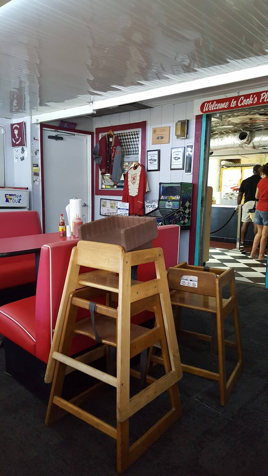 Cooks Hotdogs | restaurant | 5837 Nancy Ave, Columbus, GA 31909, USA | 7065639212 OR +1 706-563-9212