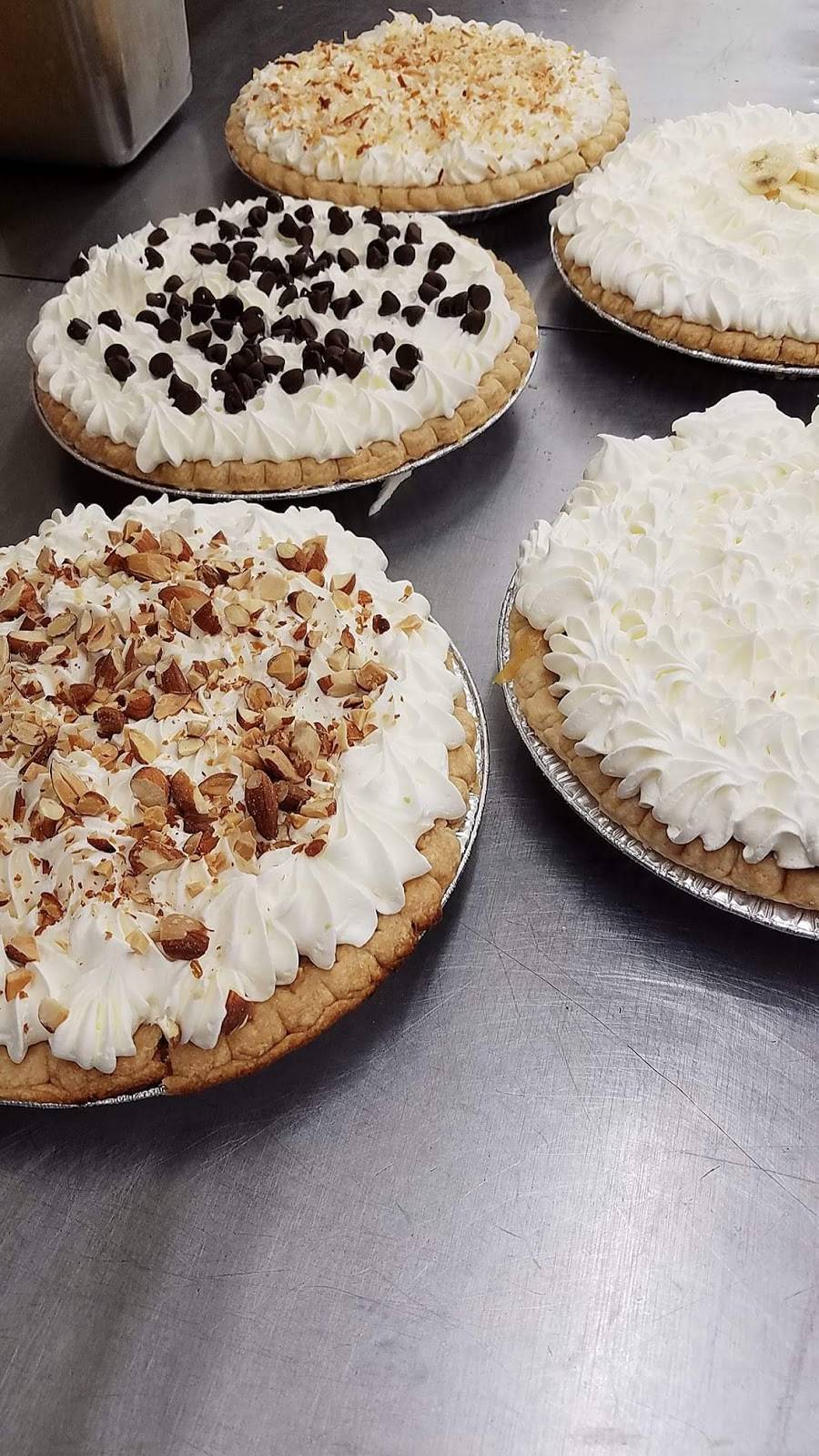 Crossroads 46 Diner | restaurant | 661 W Morgan St, Spencer, IN 47460, USA | 8128292224 OR +1 812-829-2224