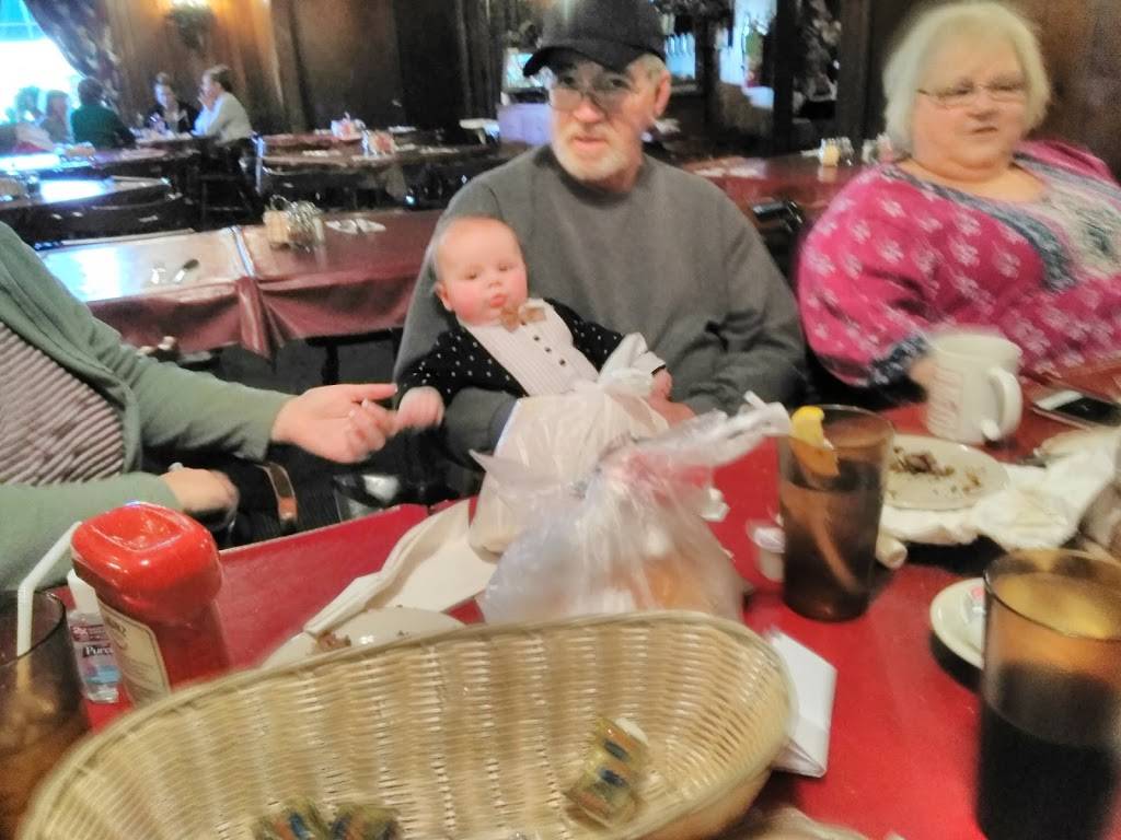 De Rienzos Italian Foods | restaurant | 387 S Broadway Ave, Salem, OH 44460, USA | 3303379812 OR +1 330-337-9812