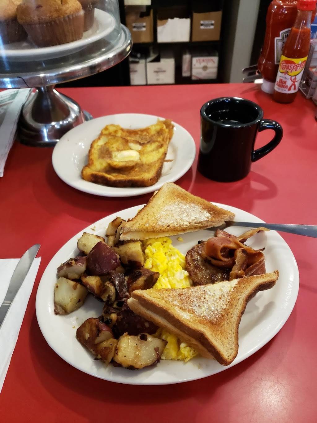 Sammy Js Breakfast Cafe | restaurant | 144 Main St, Salem, NH 03079, USA | 6038945395 OR +1 603-894-5395