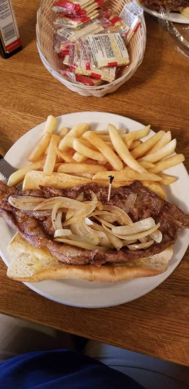 Pontiac Family Kitchen | restaurant | 904 W Custer Ave, Pontiac, IL 61764, USA | 8158443155 OR +1 815-844-3155