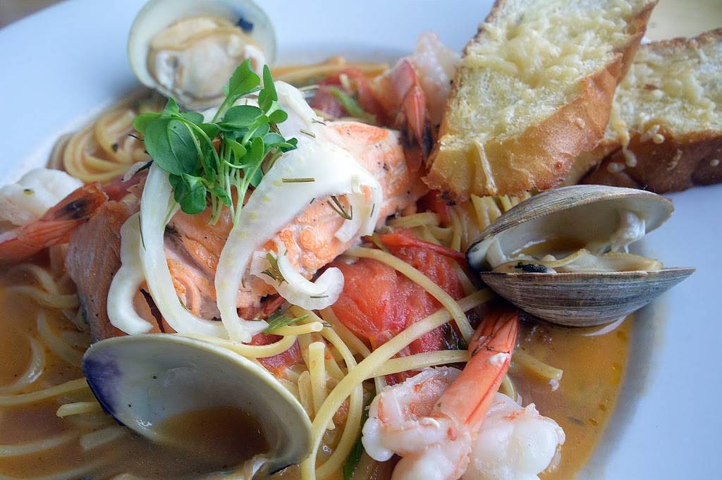 Croakers Neighborhood Grill | restaurant | 3629 Shore Dr, Virginia Beach, VA 23455, USA | 7573632490 OR +1 757-363-2490