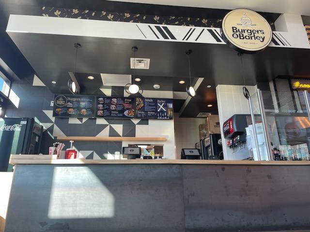 Burgers & Barley | restaurant | 13299 Teal Rdg Wy Ste PD-J2, Riverton, UT 84096, USA | 3852373225 OR +1 385-237-3225