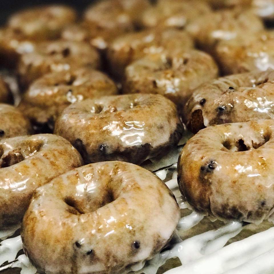 Donut Palace Potranco SA | restaurant | 15122 Potranco Rd, San Antonio, TX 78253, USA | 2109719978 OR +1 210-971-9978