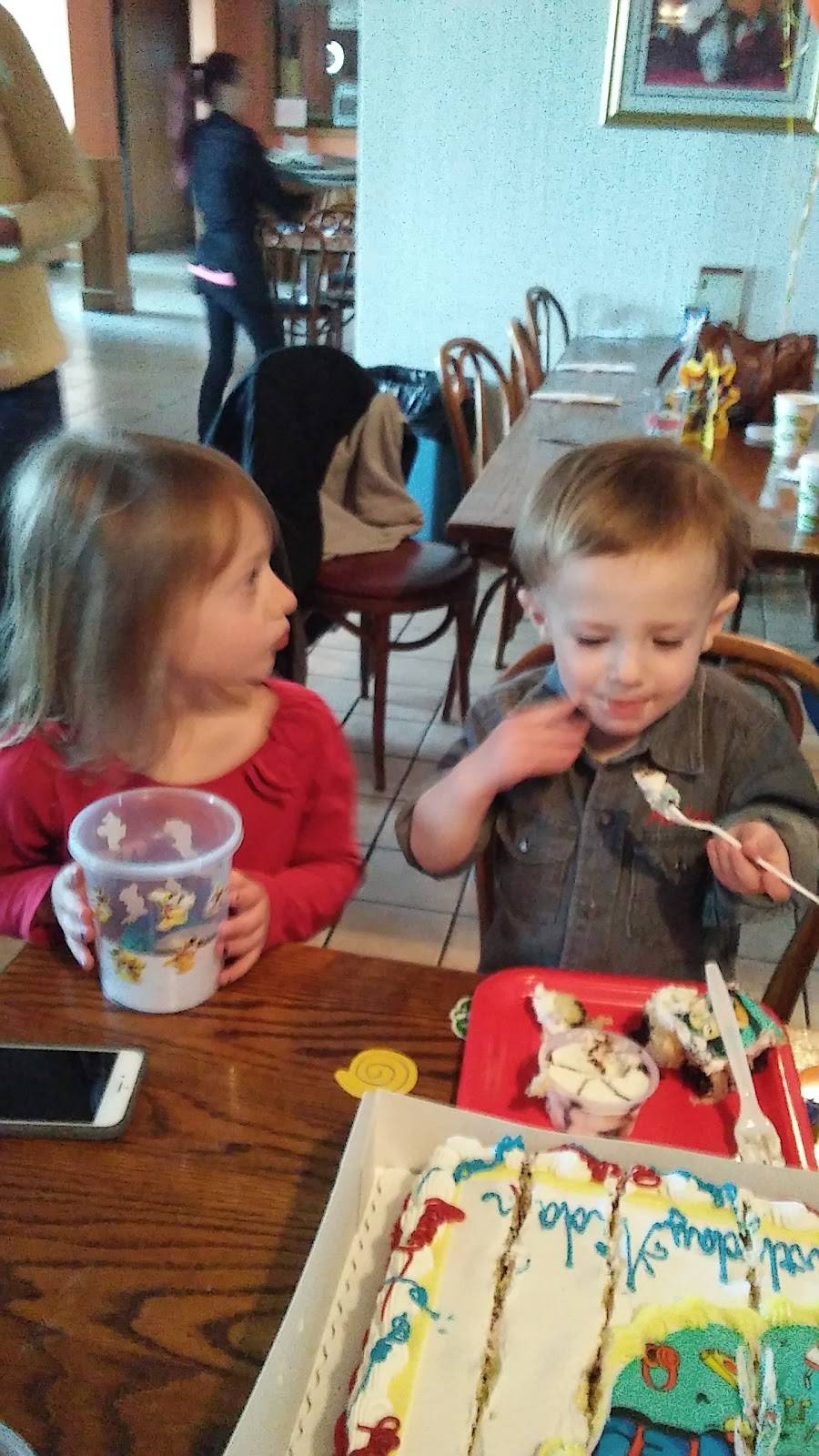 Pizza Pub-Gregorys Restaurant | restaurant | 2391 Boston Rd, Wilbraham, MA 01095, USA | 4135963500 OR +1 413-596-3500