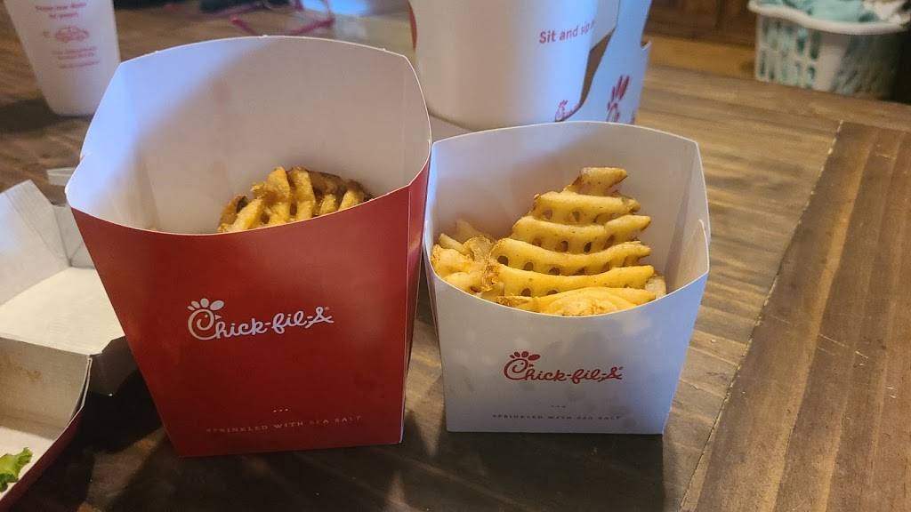 Chick-fil-A | restaurant | 285 I-45 S, Huntsville, TX 77340, USA | 9365717100 OR +1 936-571-7100