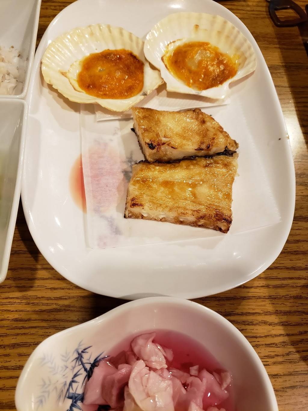 Bada sushi | restaurant | 8353 W Golf Rd, Niles, IL 60714, USA | 8475831212 OR +1 847-583-1212