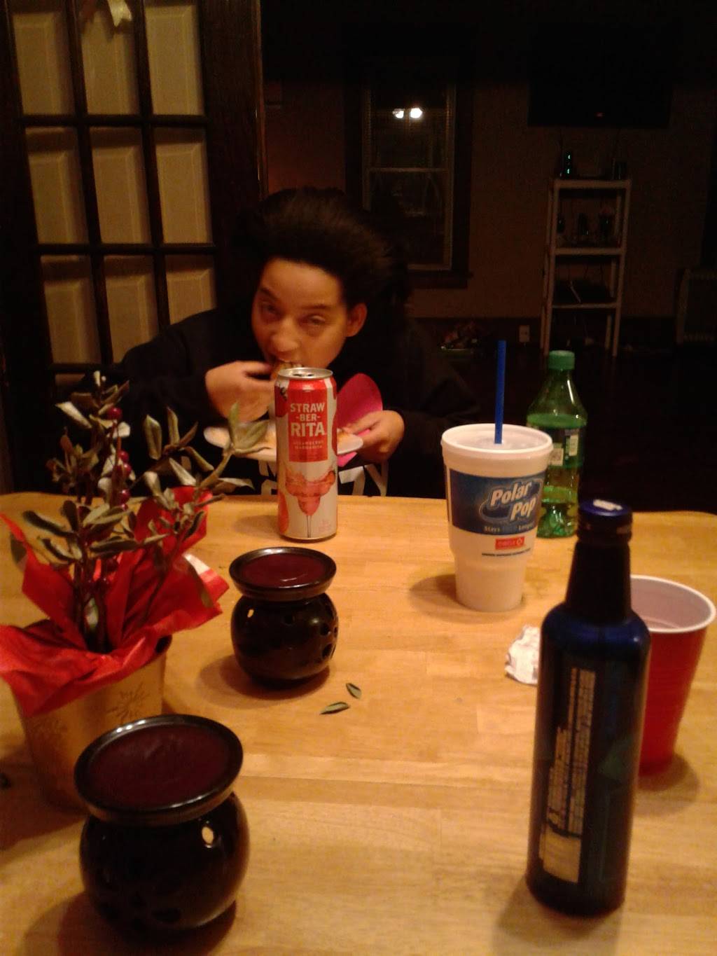 Eds Smokehouse | restaurant | 1009 McKinley Ave NW, Canton, OH 44703, USA | 2342152222 OR +1 234-215-2222