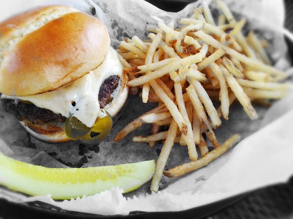 Hubs Pub & Grill / Roys Convenience Store | restaurant | 220 W High St, Potosi, MO 63664, USA | 5734364827 OR +1 573-436-4827