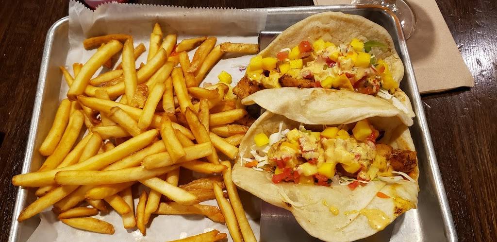 Oaks Crossing Restaurant & Bar | restaurant | 23635 Wilderness Oak, San Antonio, TX 78258, USA | 2104823360 OR +1 210-482-3360