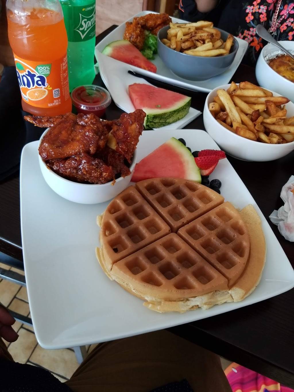 Rootz Bar n Cafe | cafe | 7168 N University Dr, Tamarac, FL 33321, USA | 9545320806 OR +1 954-532-0806