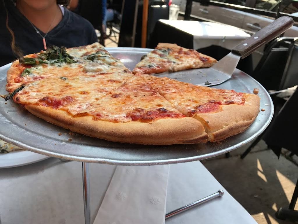 Renaldis Pizza | meal delivery | 2827 N Broadway, Chicago, IL 60657, USA | 7732482445 OR +1 773-248-2445