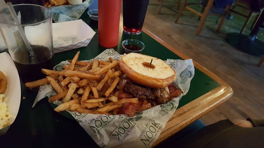 Shamrocks | restaurant | 995 7th St W, St Paul, MN 55102, USA | 6512289925 OR +1 651-228-9925