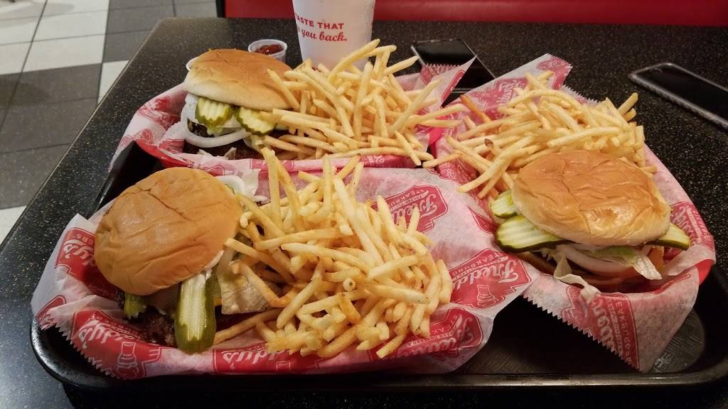 Freddys Frozen Custard & Steakburgers | restaurant | 841 TX-337 Loop, New Braunfels, TX 78130, USA | 8306272626 OR +1 830-627-2626