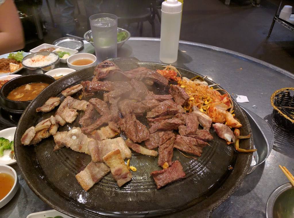 Honey Pig BBQ | restaurant | 13818-B Braddock Rd, Centreville, VA 20121, USA | 7038305959 OR +1 703-830-5959