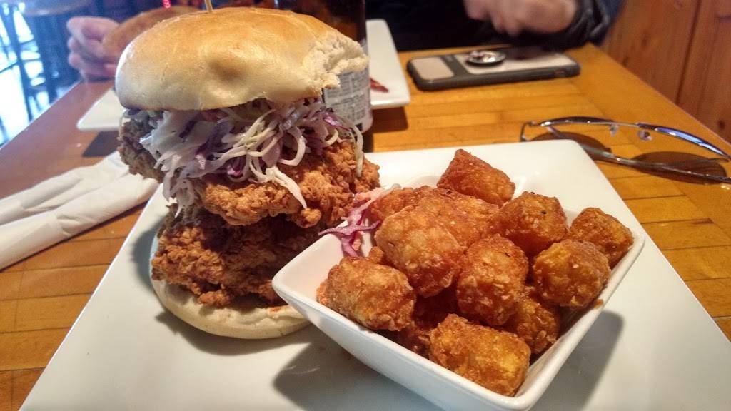 Crossroads Bar and Grille | restaurant | 3120 N Triphammer Rd, Lansing, NY 14882, USA | 6075337803 OR +1 607-533-7803