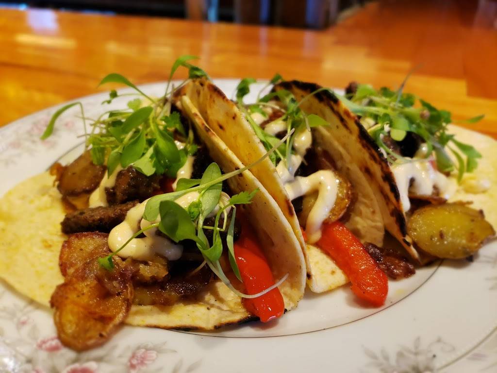 Bar 430 | restaurant | 430 N Main St, Oshkosh, WI 54901, USA | 9202301114 OR +1 920-230-1114