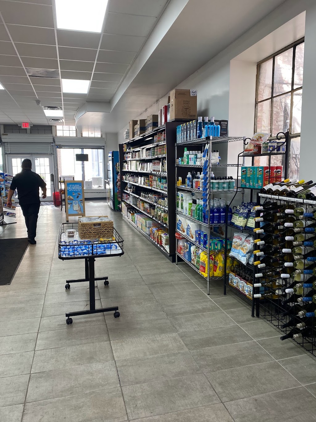 Main Street Market & Eatery | meal takeaway | 3102 Main St, Dallas, TX 75226, USA | 9726856000 OR +1 972-685-6000