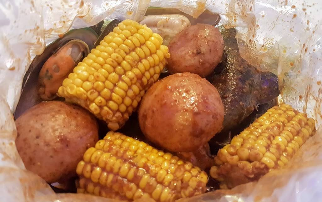 Star Crab | restaurant | 242 E Hospitality Ln, San Bernardino, CA 92408, USA | 9093813008 OR +1 909-381-3008