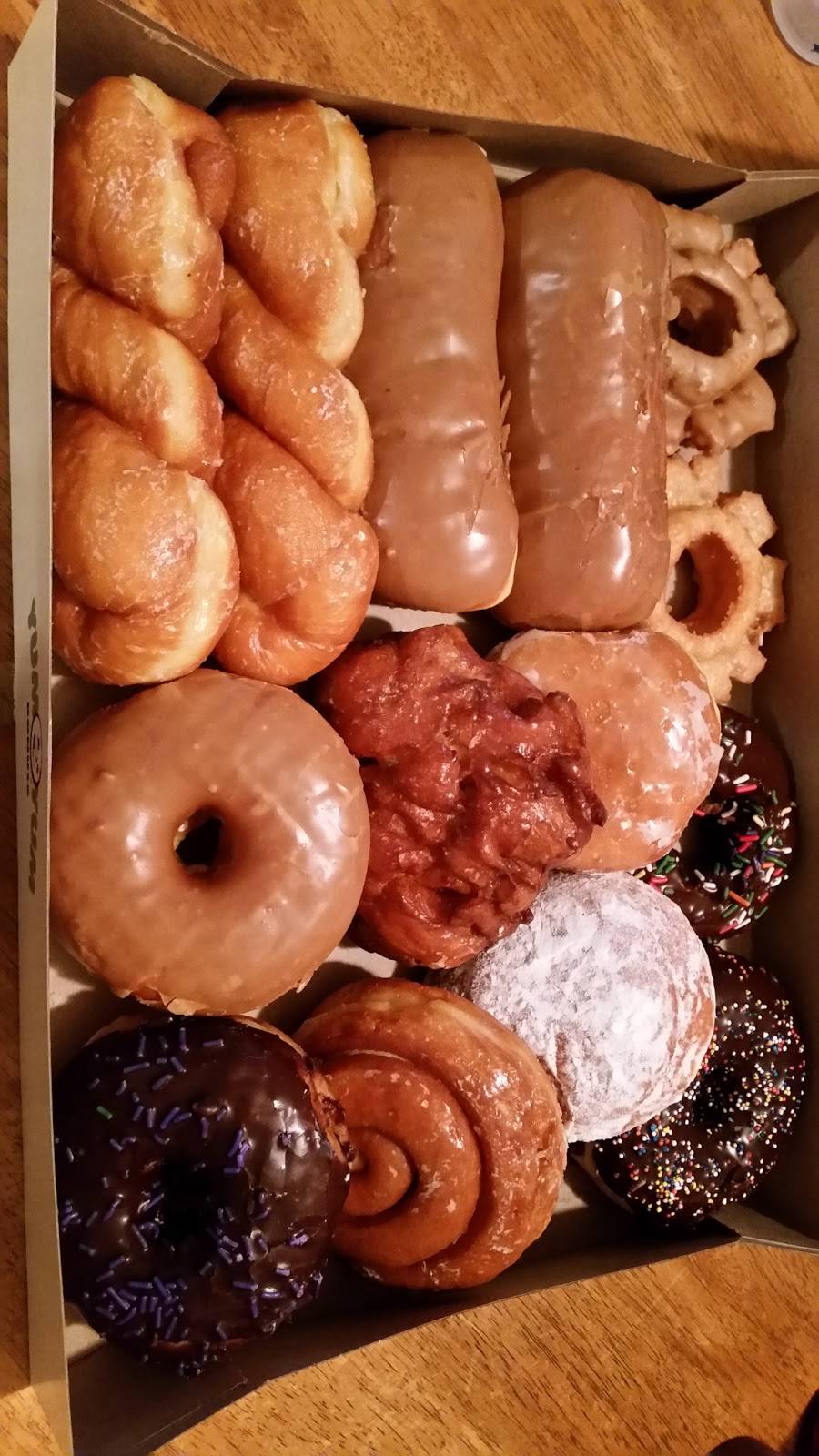 Yum Yum Donuts | bakery | 3671 Franklin Blvd, Sacramento, CA 95818, USA | 9164539193 OR +1 916-453-9193