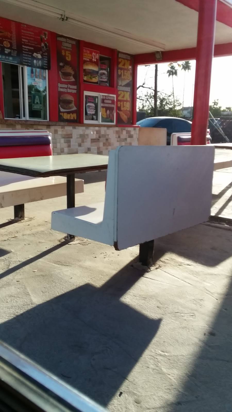 Frosty Drive-In | restaurant | 657 3rd Pl, McFarland, CA 93250, USA | 6617923567 OR +1 661-792-3567