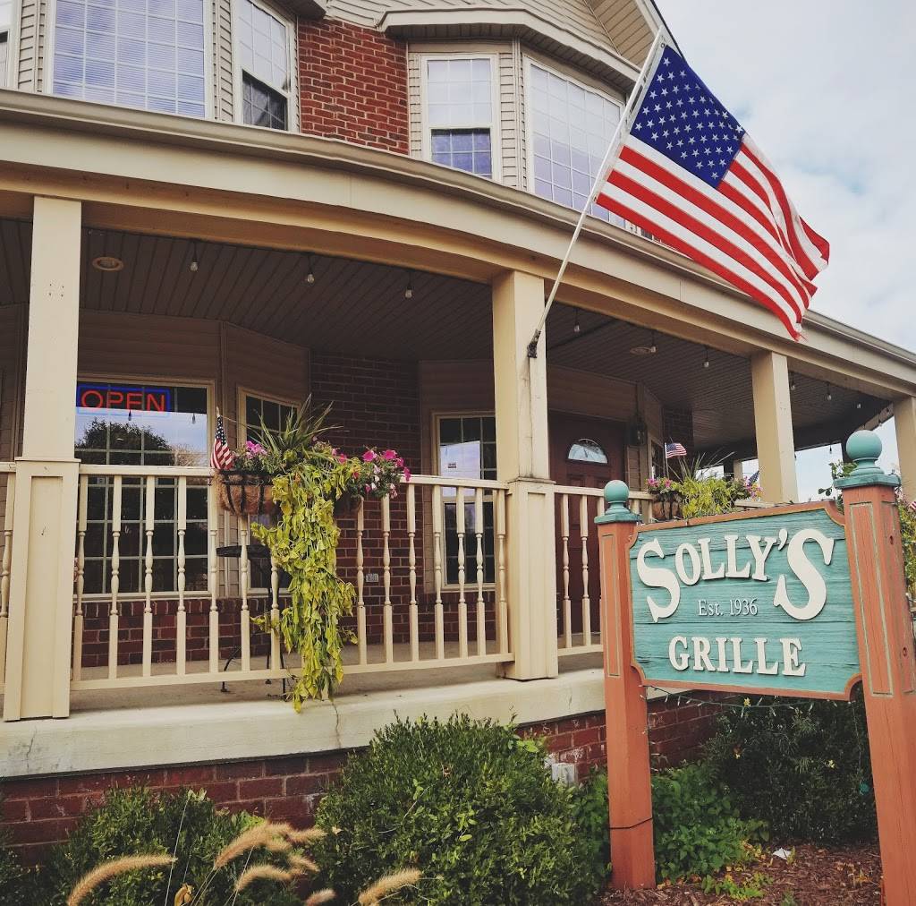 Sollys Grille | restaurant | 4629 N Port Washington Rd, Milwaukee, WI 53212, USA | 4143328808 OR +1 414-332-8808