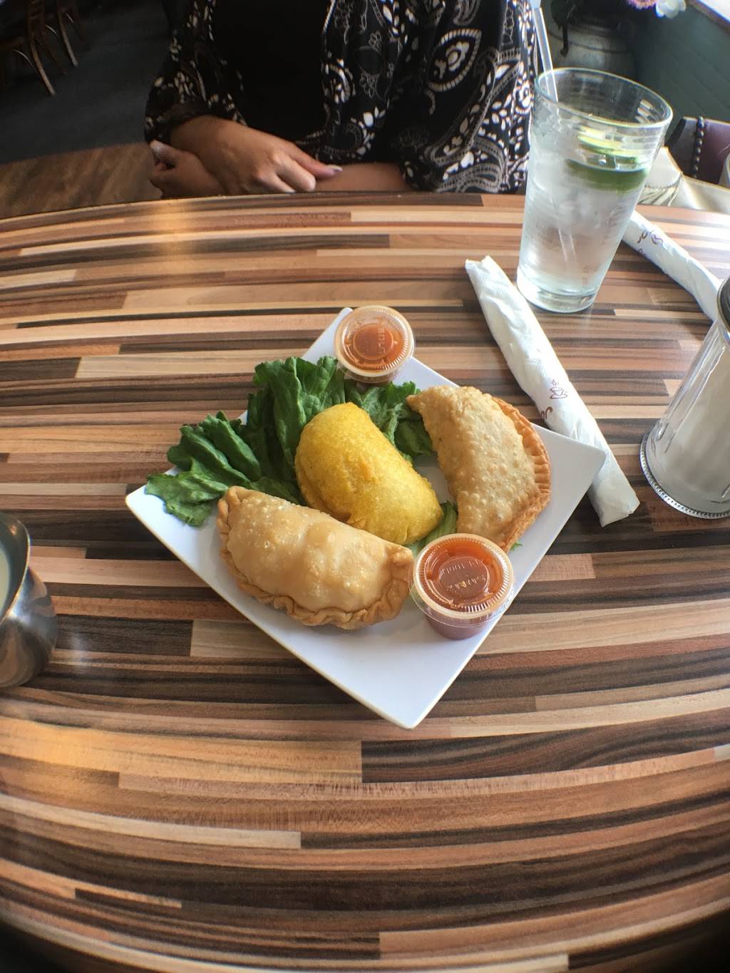 Copacabana Colombian Restaurant | restaurant | 888 Charles St, North Providence, RI 02904, USA | 4017221234 OR +1 401-722-1234