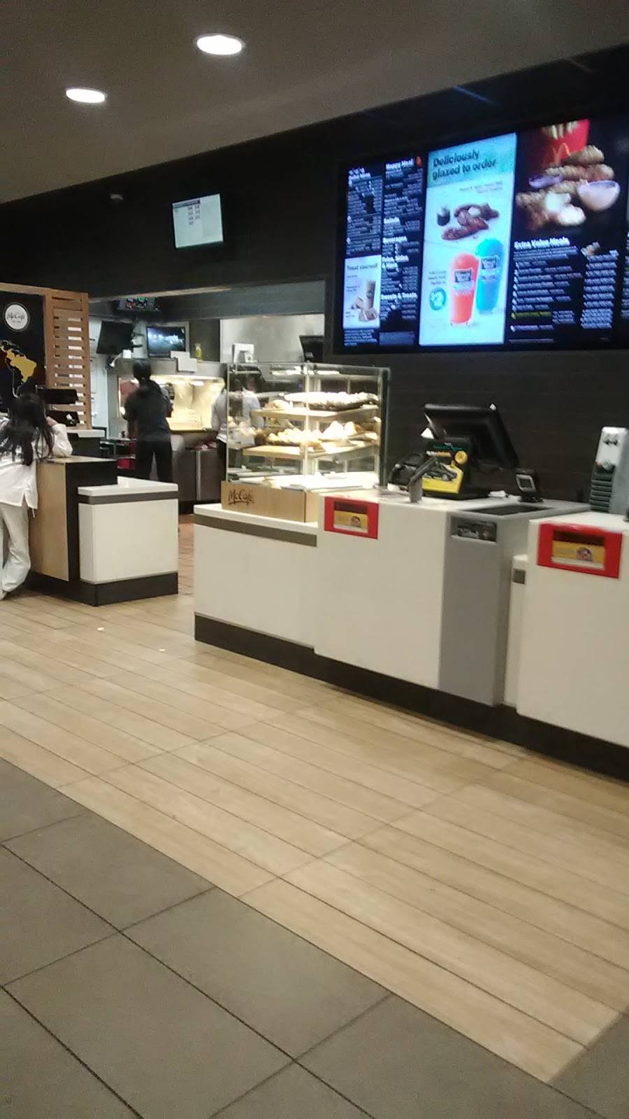 McDonalds | cafe | 2200 Covington Pike, Memphis, TN 38128, USA | 9013827500 OR +1 901-382-7500