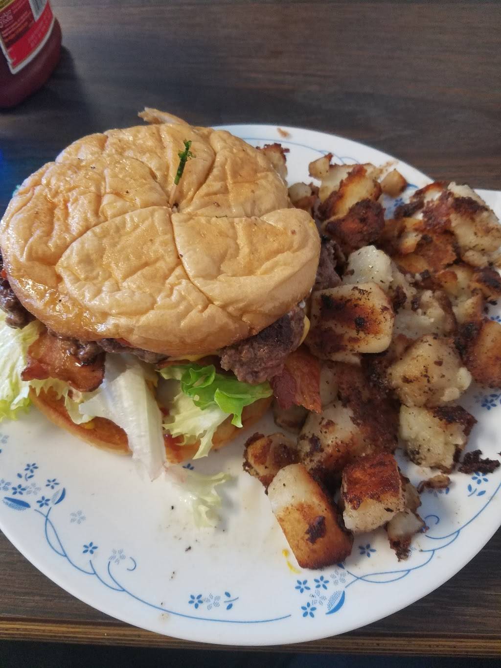 Snowy Mountain Cafe | restaurant | 3360 FL-207, Elkton, FL 32033, USA | 9042177695 OR +1 904-217-7695