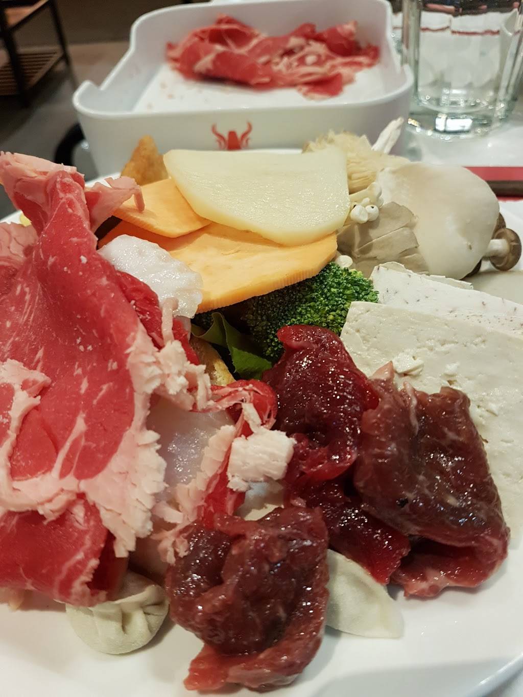 Premiere Fondue | restaurant | 1320 Boulevard Marcel-Laurin, Saint-Laurent, QC H4R 1J9, Canada | 5143791899 OR +1 514-379-1899