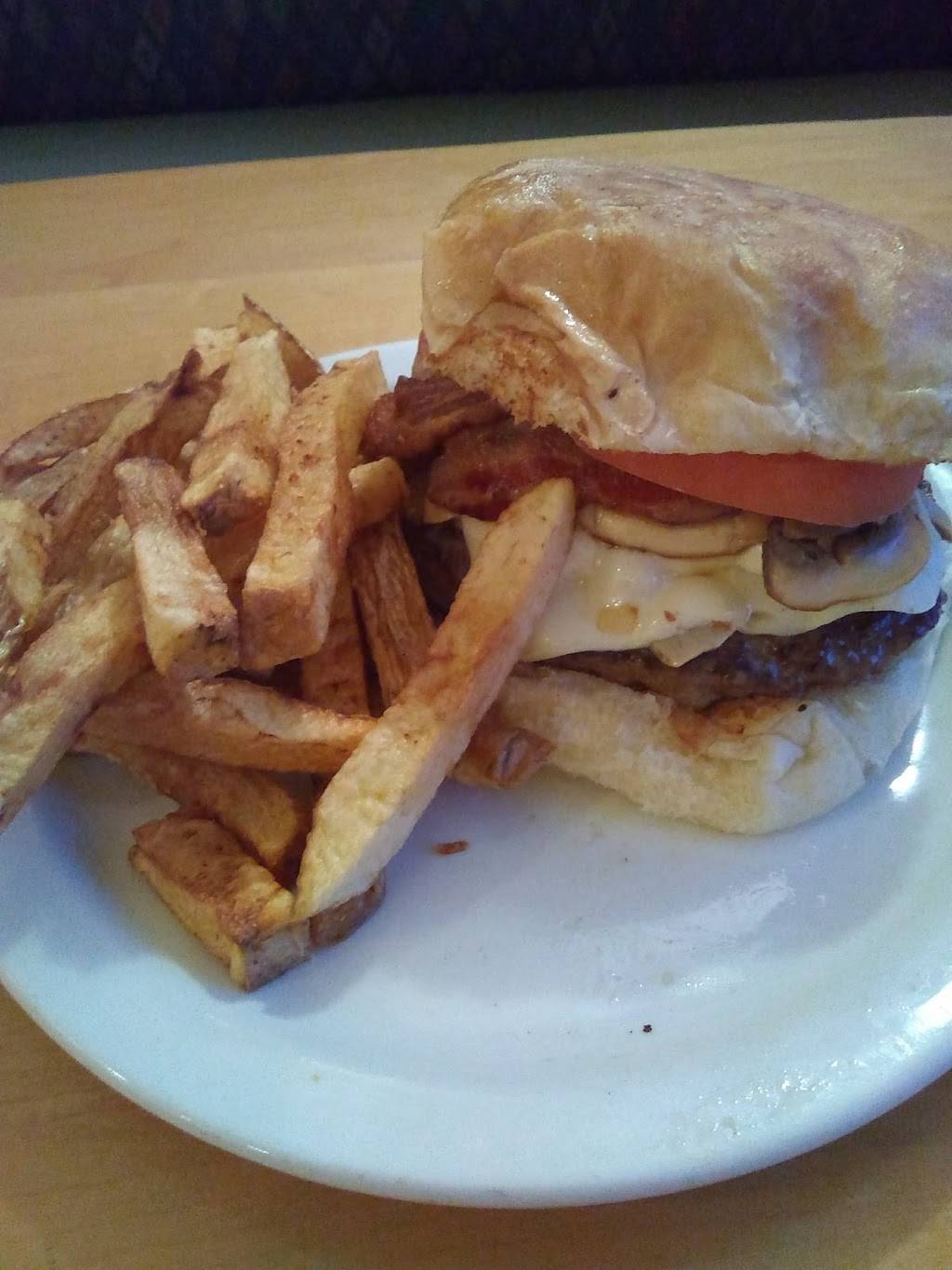 Crosstone Restaurant | restaurant | 1132 S Main St, Bryant Pond, ME 04219, USA | 2076742392 OR +1 207-674-2392