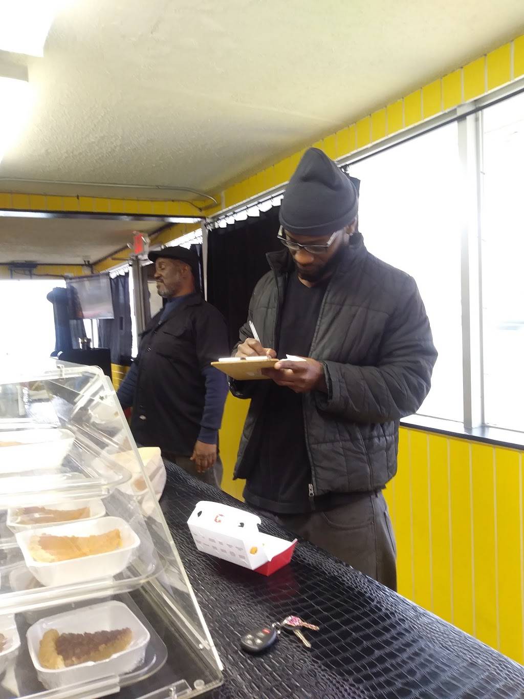 Kings Hot Links | restaurant | 401 S Mobberly Ave, Longview, TX 75602, USA | 4306257676 OR +1 430-625-7676