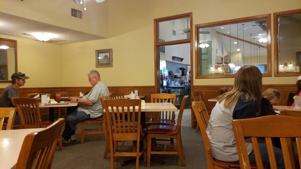 Lindys Restaurant | restaurant | 13425 Seagoville Rd, Dallas, TX 75253, USA | 9725575659 OR +1 972-557-5659