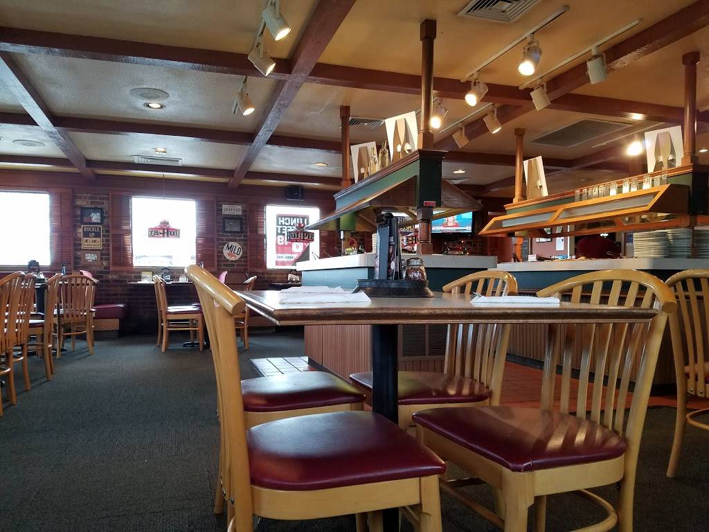 Pizza Hut | meal takeaway | 870 E Main St, Bedford, VA 24523, USA | 5405868243 OR +1 540-586-8243