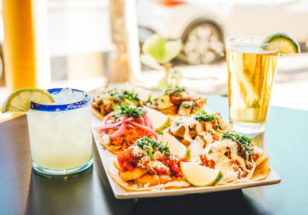 Uno Mas Taqueria y Cantina | restaurant | 1585 S Pearl St, Denver, CO 80210, USA | 3037772866 OR +1 303-777-2866