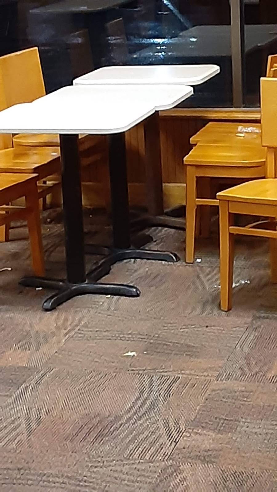 Wendys | restaurant | 2025 N SW Topeka Blvd, Topeka, KS 66608, USA | 7852333220 OR +1 785-233-3220