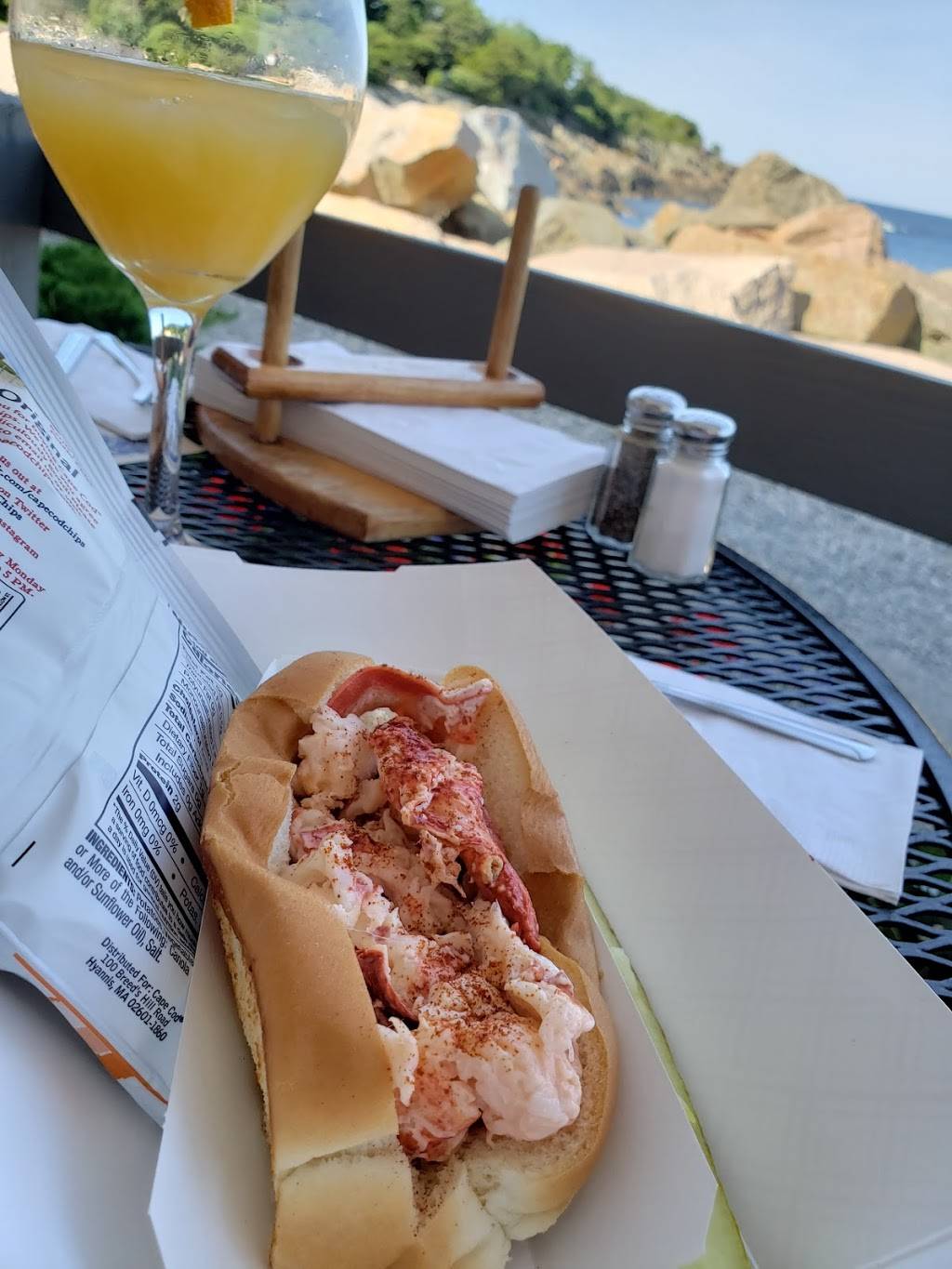 Oarweed Restaurant | restaurant | 65 Perkins Cove Rd, Ogunquit, ME 03907, USA | 2076464022 OR +1 207-646-4022