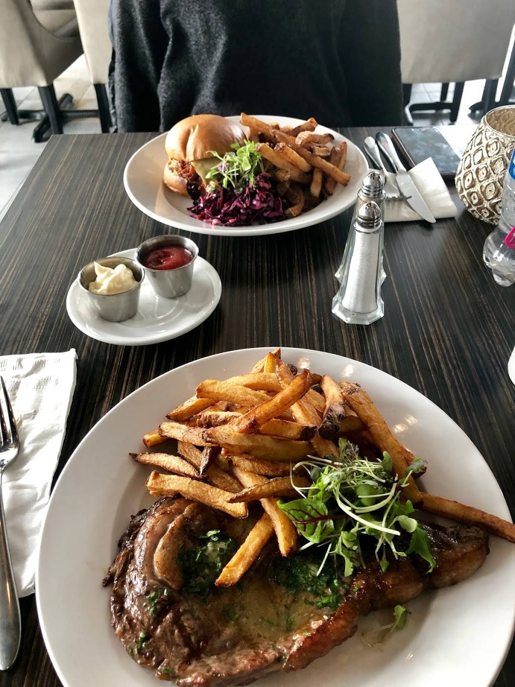 Bistro Martini Grill | restaurant | 1550 Boulevard de Montarville, Boucherville, QC J4B 5Y3, Canada | 4508573336 OR +1 450-857-3336