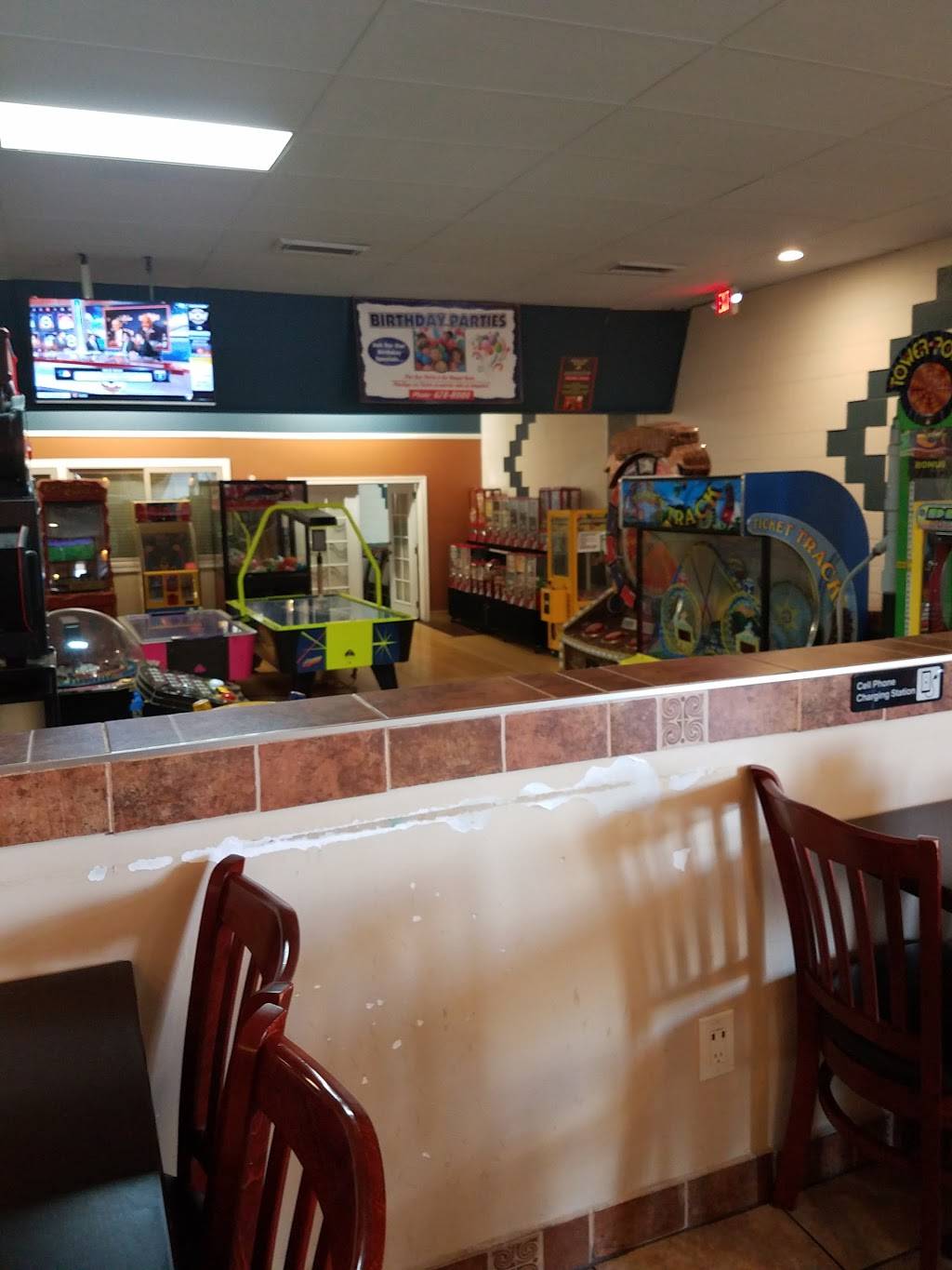 California Gourmet Pizza | restaurant | 235 West St, Soledad, CA 93960, USA | 8316788000 OR +1 831-678-8000