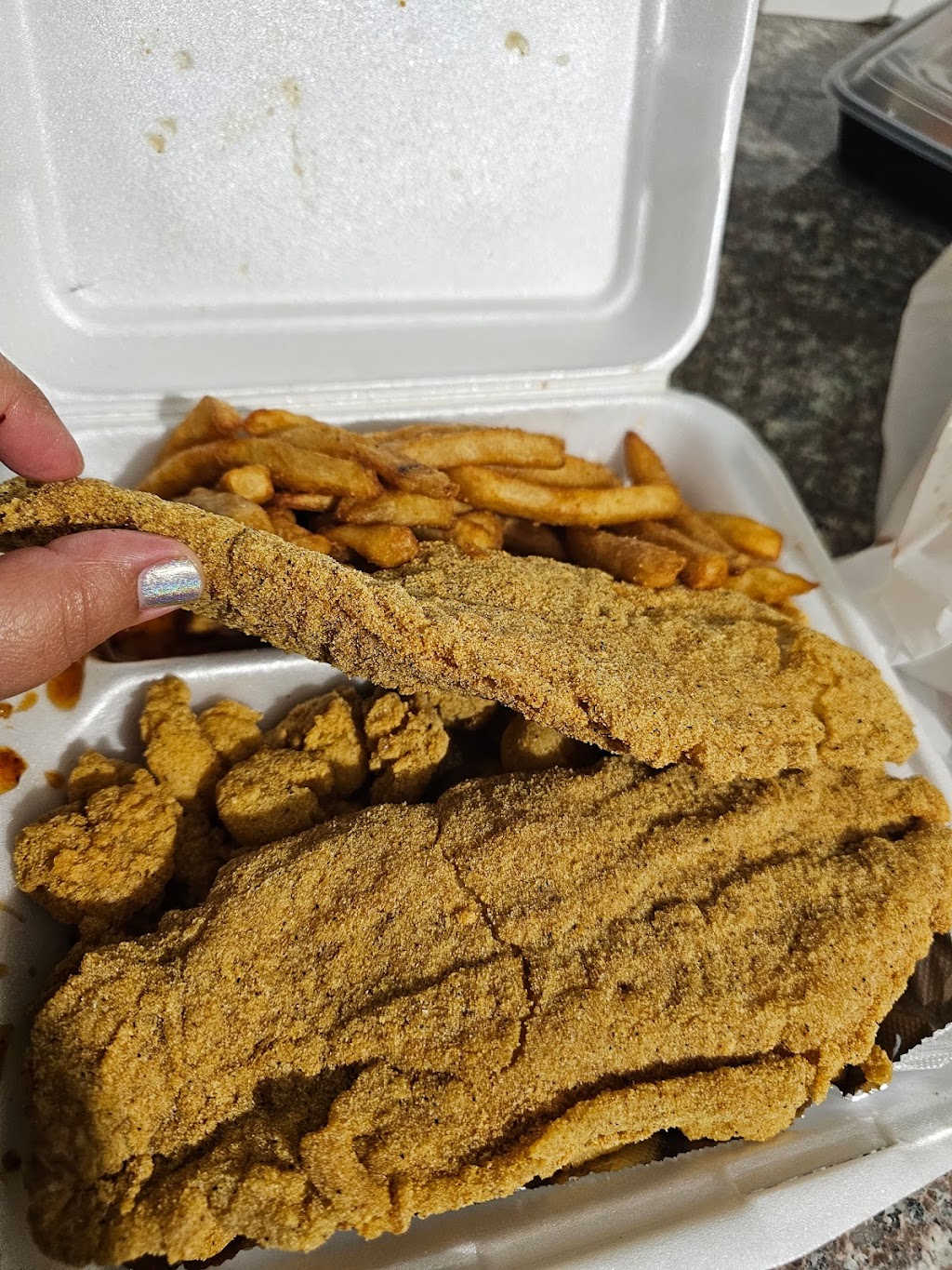 Hole in the Wall | restaurant | 2305 Calder Ave, Beaumont, TX 77702, USA | 4092395682 OR +1 409-239-5682