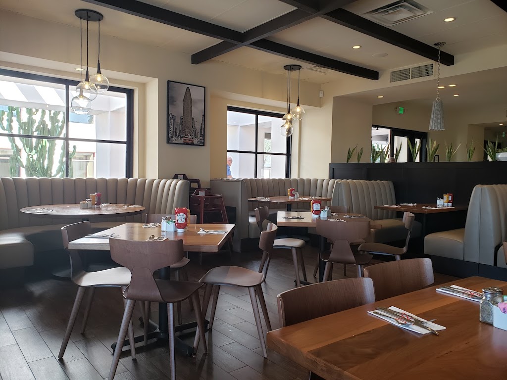 Js Deli | restaurant | 74225 CA-111, Palm Desert, CA 92260, USA | 7607975004 OR +1 760-797-5004