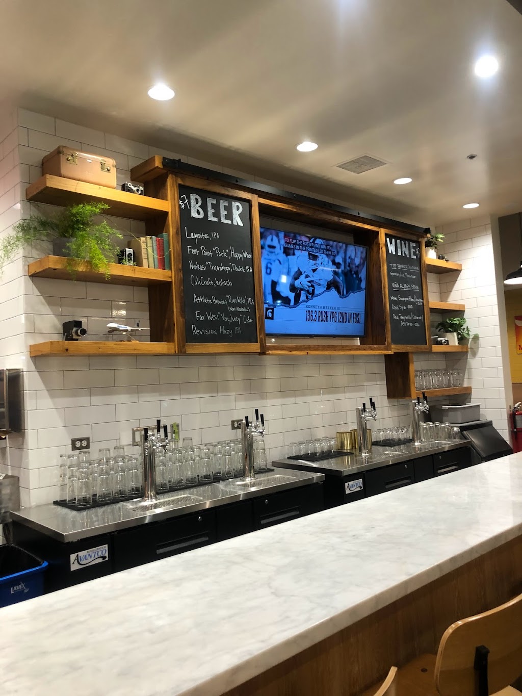 Flybird | restaurant | 1 Blackfield Dr suite 16, Tiburon, CA 94920, USA | 4152750809 OR +1 415-275-0809