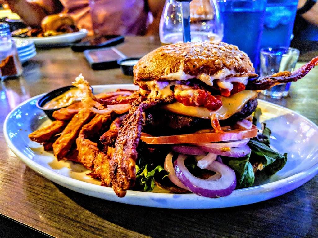 Slaters 50/50 | restaurant | 2750 Dewey Rd #193, San Diego, CA 92106, USA | 6193982600 OR +1 619-398-2600