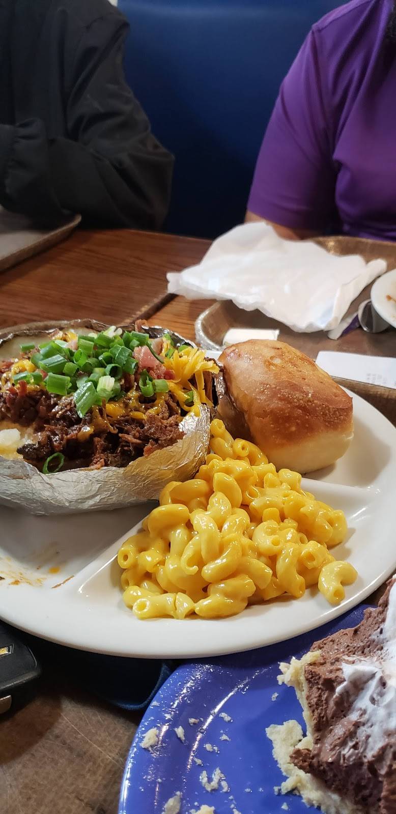 Spring Creek Barbeque | restaurant | 2827 W Wheatland Rd, Dallas, TX 75237, USA | 9722961211 OR +1 972-296-1211